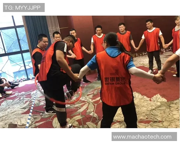 深圳乒乓球队在邀请赛中的团队协作表现精彩点评与分析