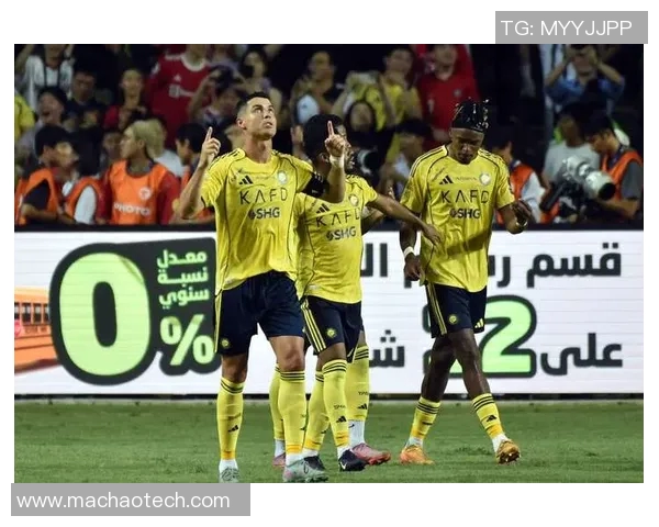 足球明星寄语球员愿你们在赛场上勇往直前创造辉煌成就与梦想